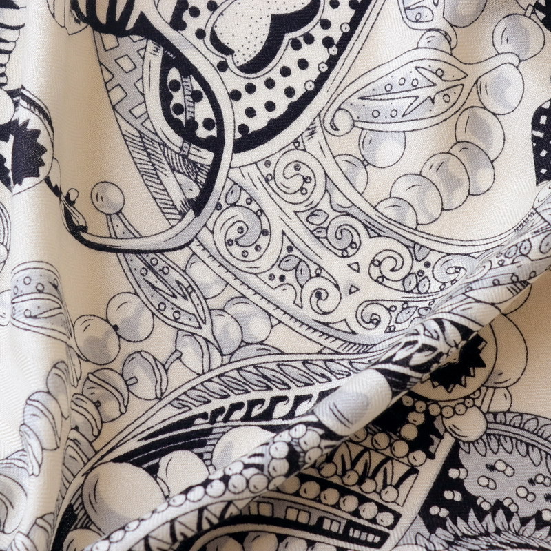 Syal Wol Sutra 135CM Desainer  - Winter Clothing Hong Kong ulasan dan harga